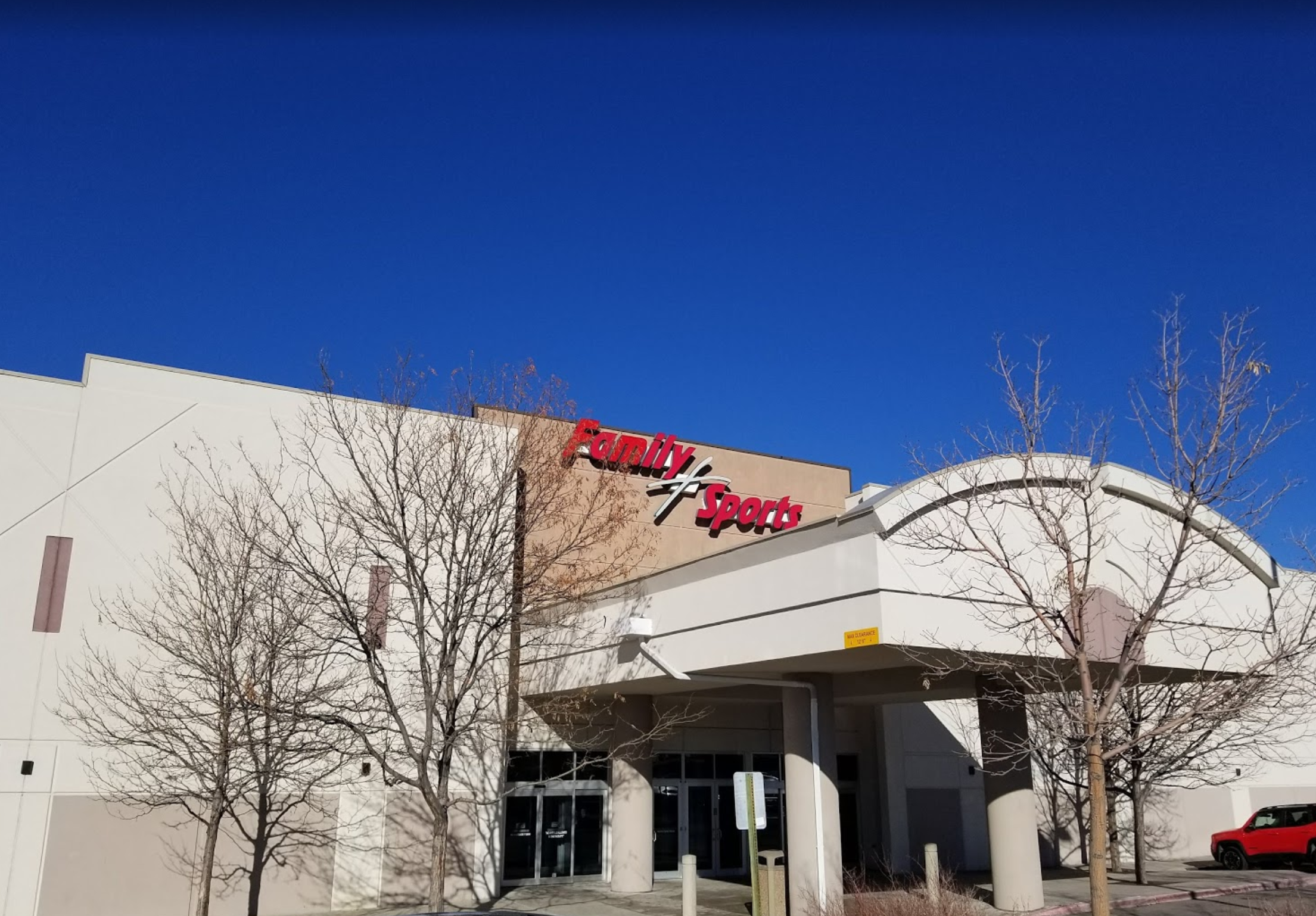 Family_Sports_Center